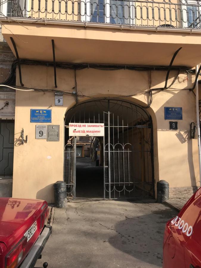 Трирівневий Лофт Із Спальнею-Укриттям Self Check-In 247 Odessa Exteriör bild
